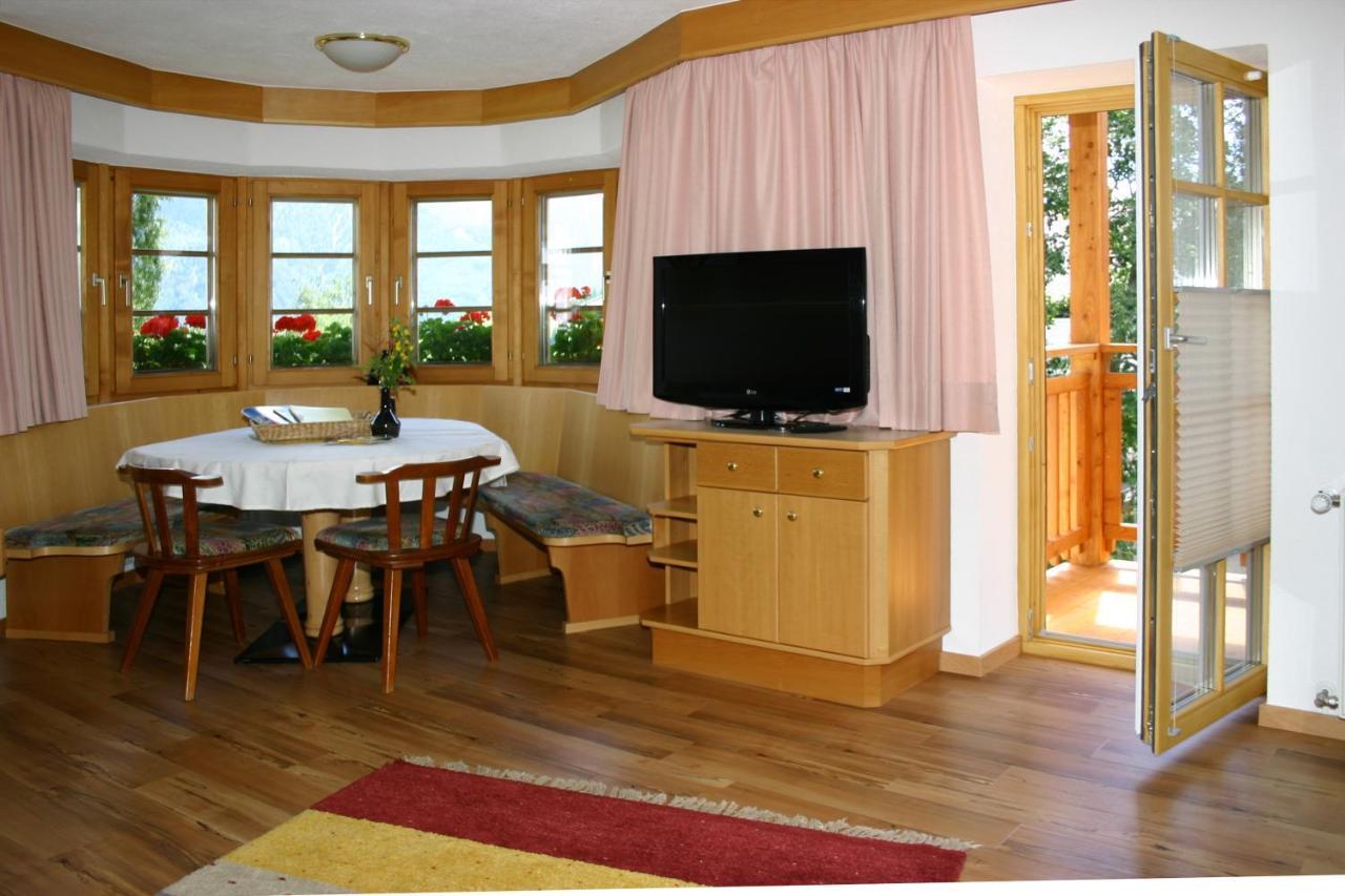 Lili'S Appartements Fiss Exterior photo